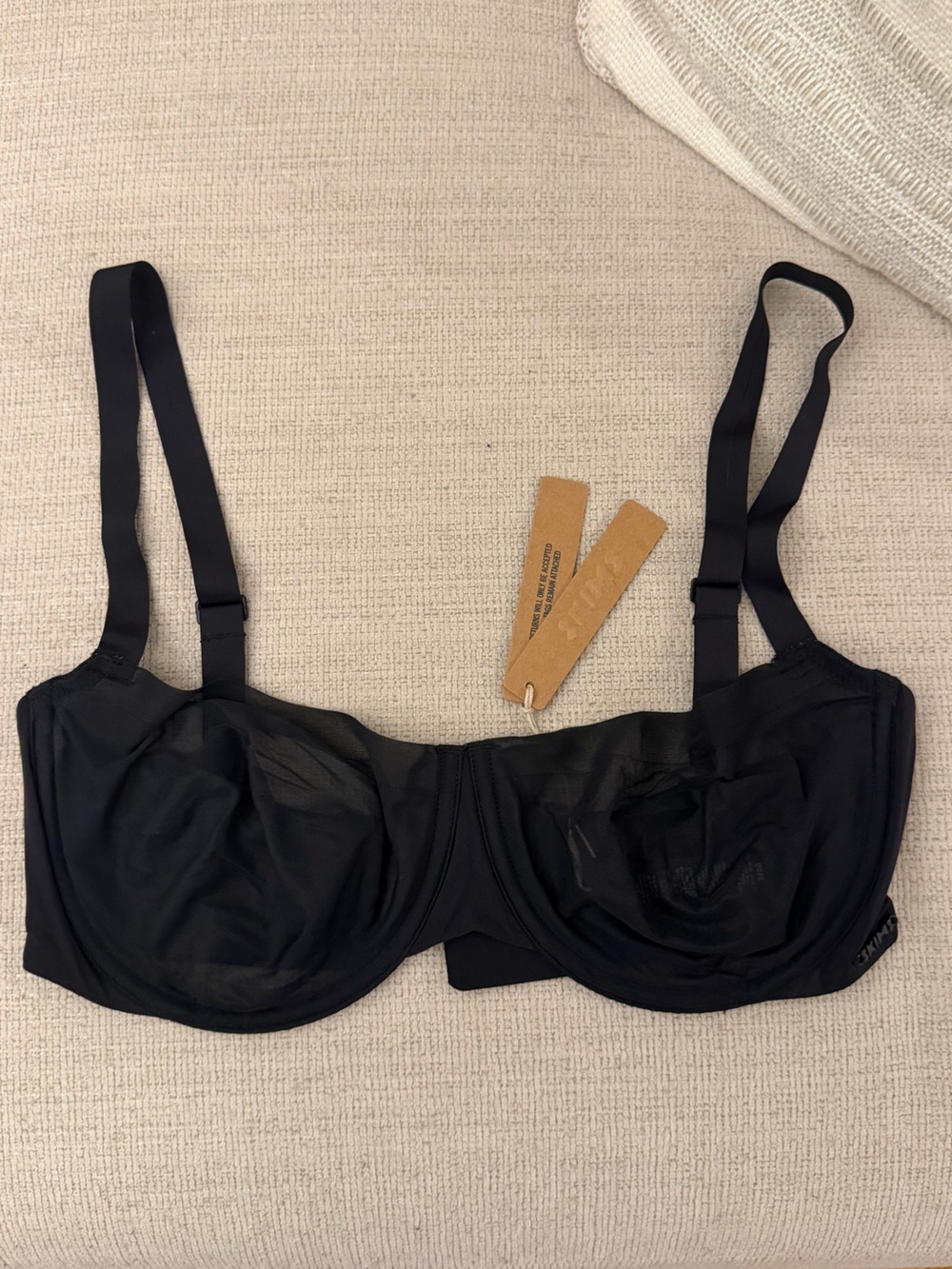 SKIMS No Show Molded Unlined Balconette Bra